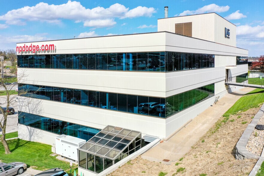 More Photos Of 8701 W Dodge Rd, Omaha Office For Lease