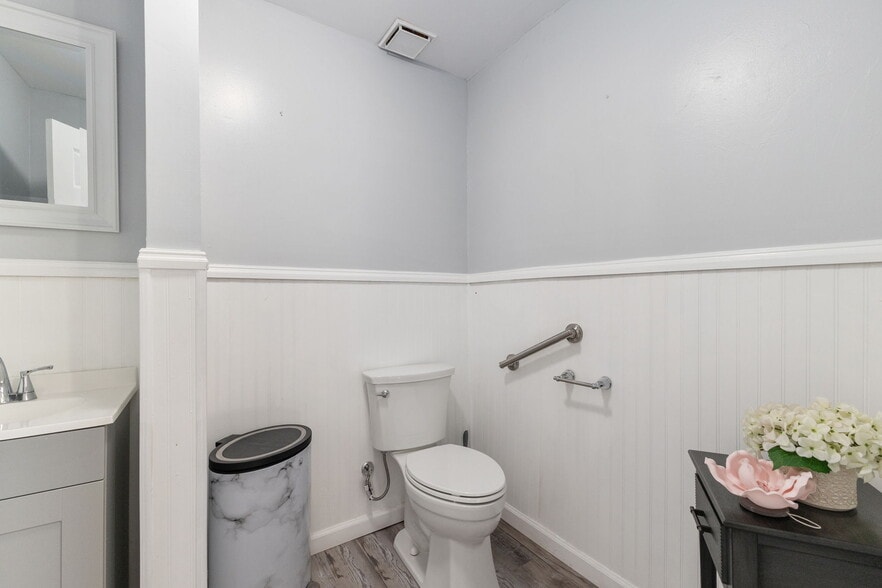 More Photos Of 13 Leonard St, Gansevoort Religious Facility For Sale