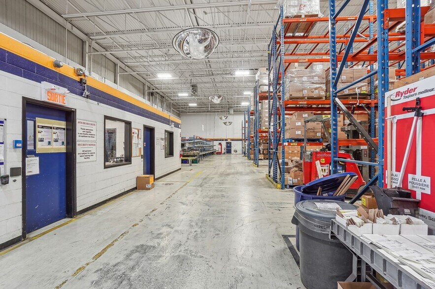 More Photos Of 3500 Aut Transcanadienne, Pointe-claire Distribution For Sale