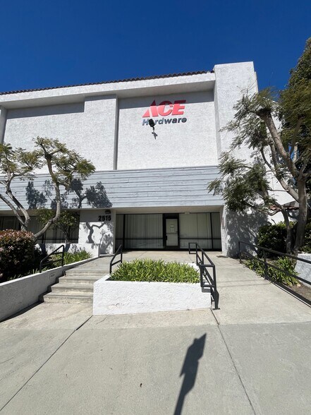 More Photos Of 2515 S Western Ave, San Pedro Freestanding For Lease
