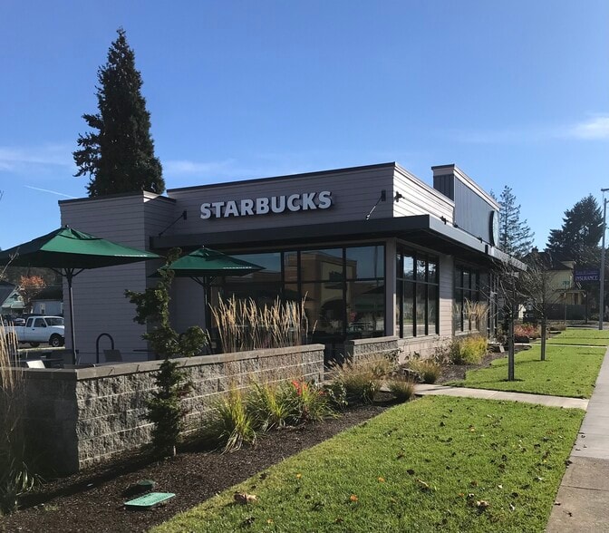 More Photos Of 806 N 1st St, Silverton General Retail For Sale