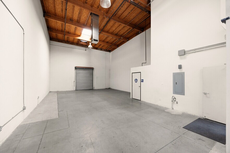 More Photos Of 1139 Westminster Ave, Alhambra Warehouse For Lease