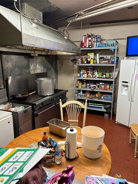 More Photos Of 18130 S US Highway 301, Wimauma Storefront For Sale