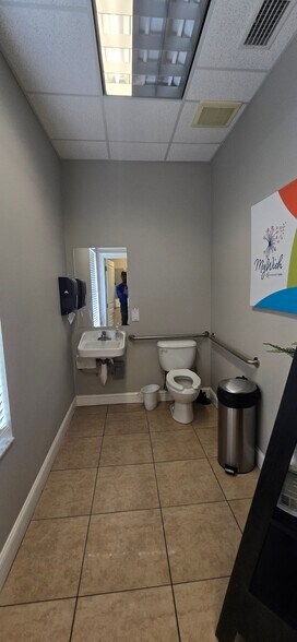 More Photos Of 1307-1309 Providence Rd, Brandon Office For Lease