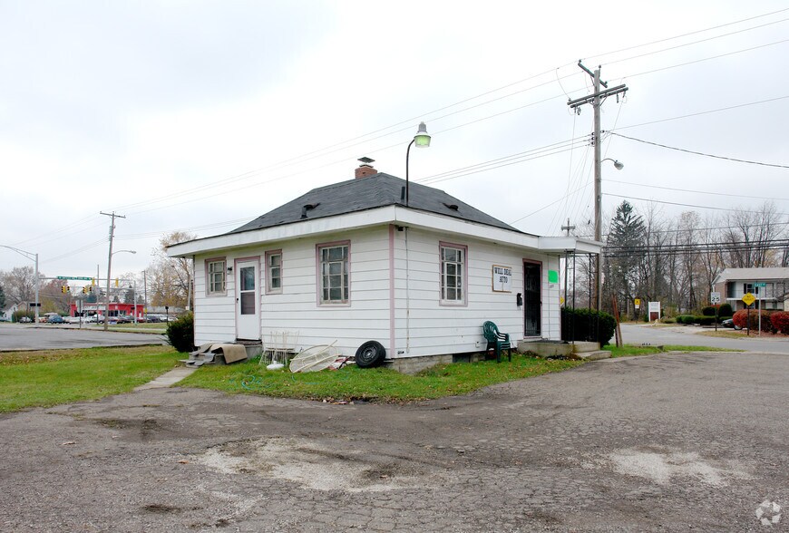 More Photos Of 2071 East Ave, Akron Auto Dealership For Sale