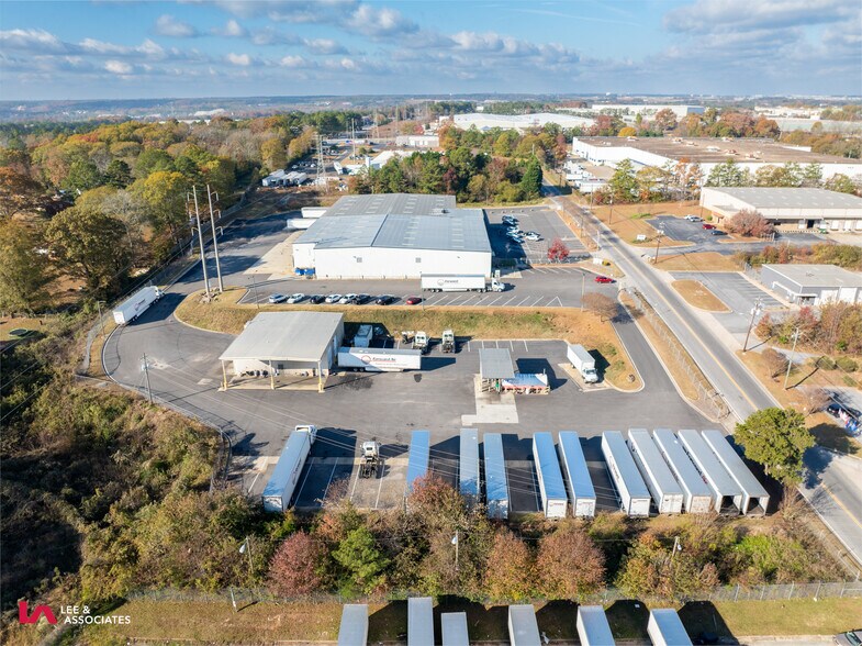 More Photos Of 309 Cash Memorial Blvd, Forest Park Distribution For Lease