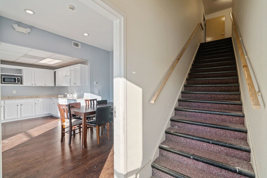 More Photos Of 237 Upper Riverdale Rd, Riverdale Medical For Sale