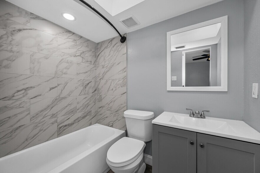 More Photos Of 1231 Illinois Ave, Palm Harbor Apartments For Sale