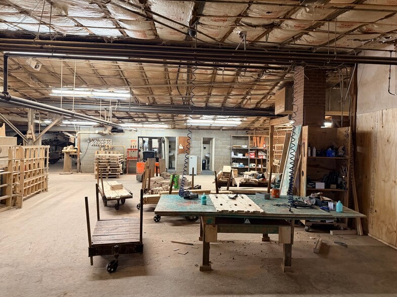 More Photos Of 2570 Needmore Rd, Woodleaf Warehouse For Sale