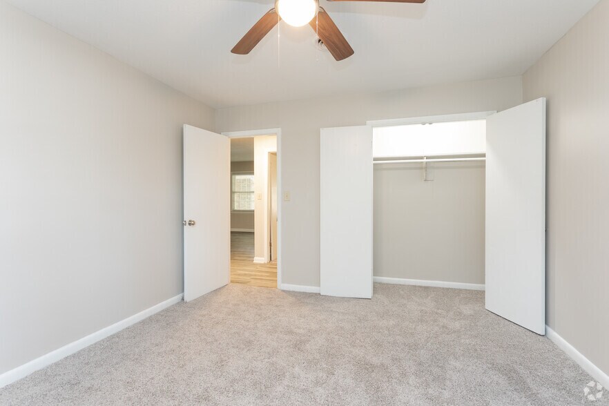 More Photos Of 2109 Elvira St, Fayetteville Apartments For Sale