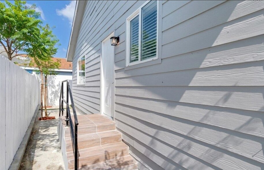 More Photos Of 1143 E 106th St, Los Angeles Apartments For Sale
