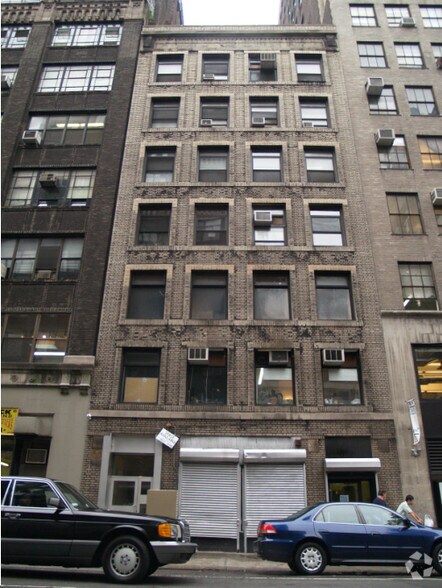 More Photos Of 355-357 W 36th St, New York Office For Lease