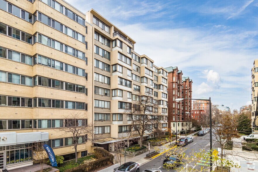 More Photos Of 522 21st St NW, Washington Apartments For Sale
