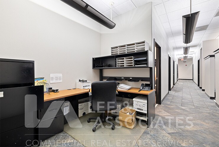 More Photos Of 592 Thorpe Rd, Orlando Warehouse For Lease