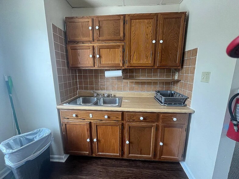 More Photos Of 4601 Leeds Ave, Baltimore Storefront Retail Office For Sale