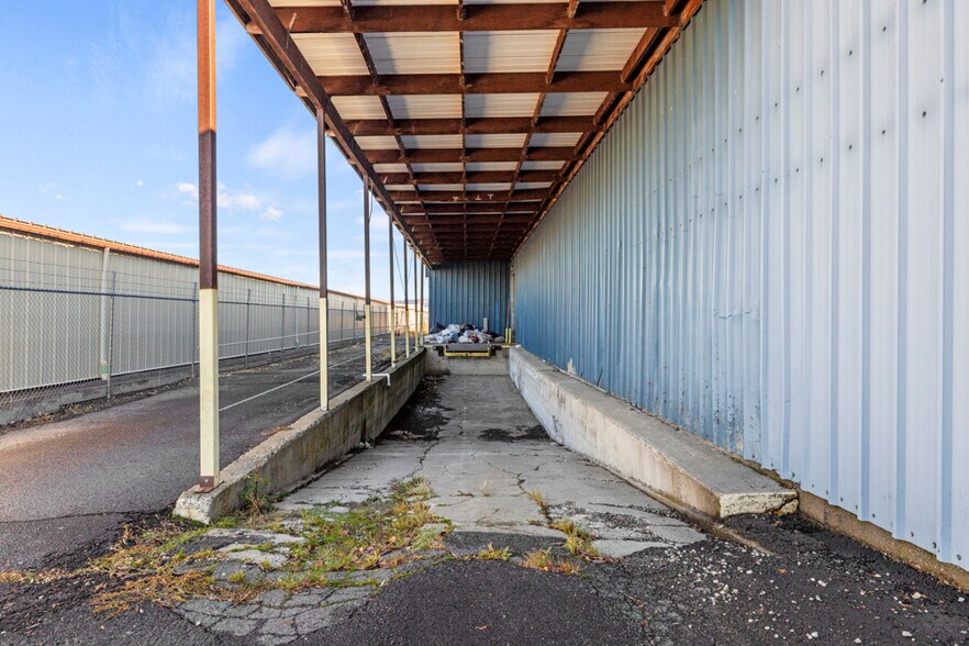 More Photos Of 3735 Washburn Way, Klamath Falls Warehouse For Lease