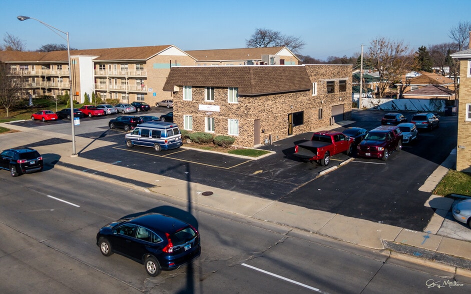 More Photos Of 9757 S Kedzie Ave, Evergreen Park Office For Sale