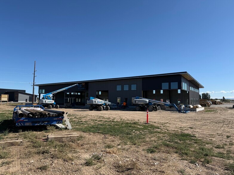 More Photos Of 4738 Thunderbird Rd, Rexburg Flex For Lease