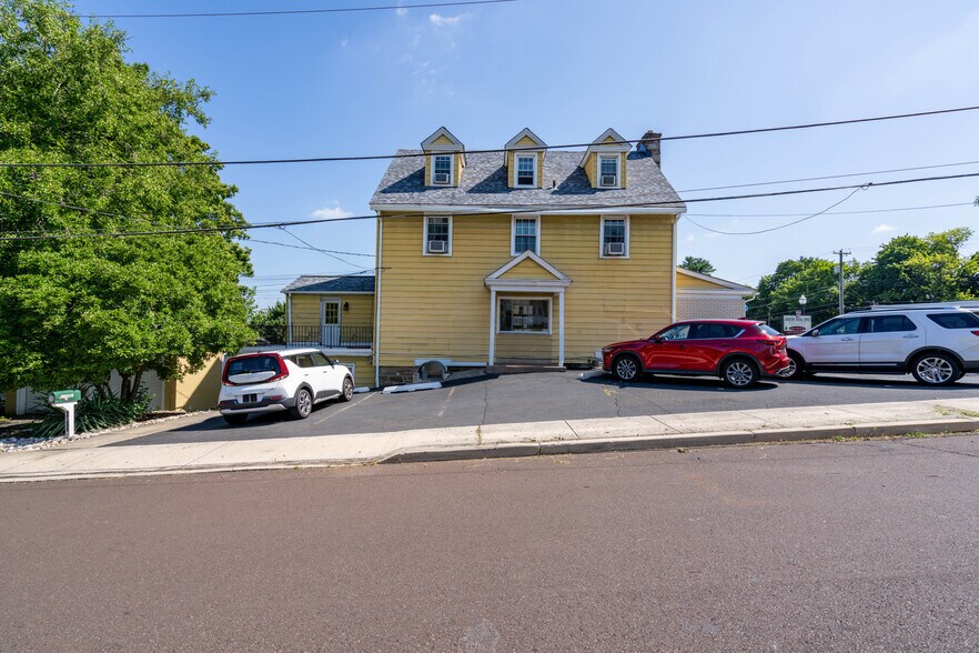 More Photos Of 1900 Old York Rd, Abington Apartments For Sale