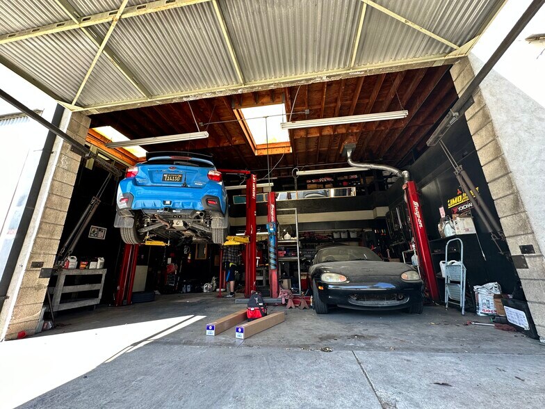 More Photos Of 705 W Commonwealth Ave, Fullerton Auto Repair For Lease