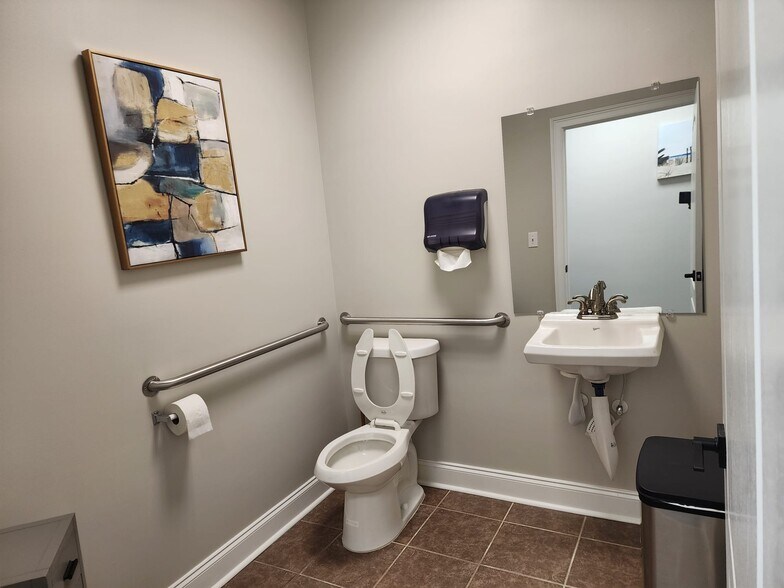 More Photos Of 485 S Perry St, Lawrenceville Coworking Space