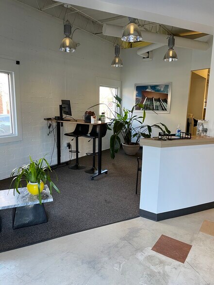 More Photos Of 381 Venable St NW, Atlanta Office For Sale