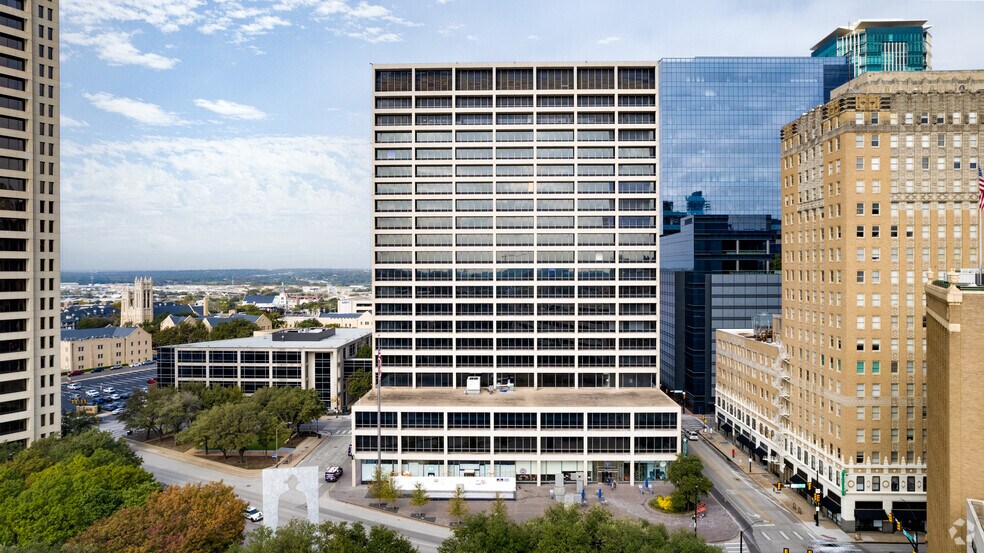 More Photos Of 500 W 7th St, Fort Worth Office For Sale