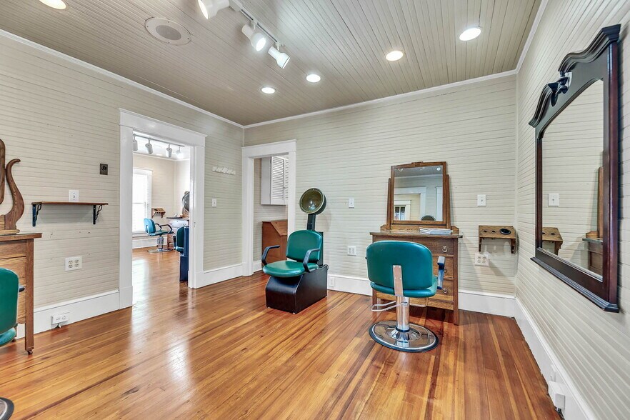 More Photos Of 104 State St, Greensboro Freestanding For Sale