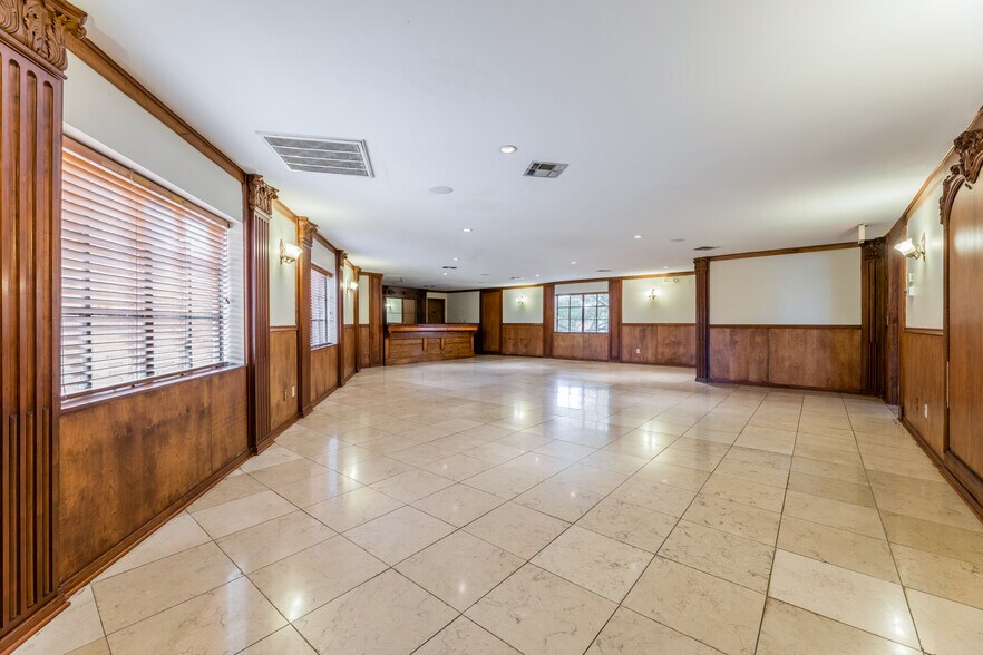 More Photos Of 6303 Beverlyhill St, Houston Lodge Meeting Hall For Sale