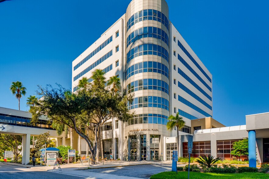More Photos Of 1921 Waldemere St, Sarasota Medical For Lease