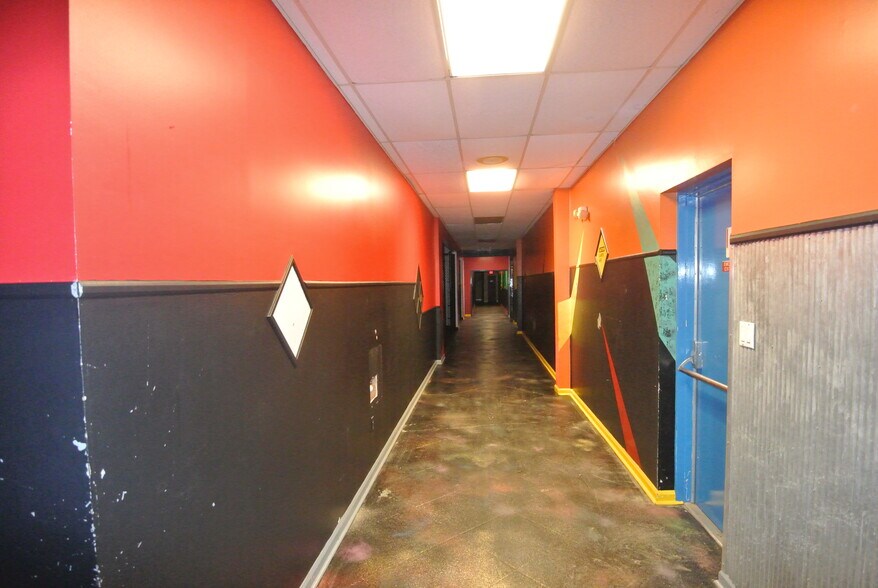More Photos Of 2911 Brunswick Ave, New Bern Sports And Entertainment For Lease