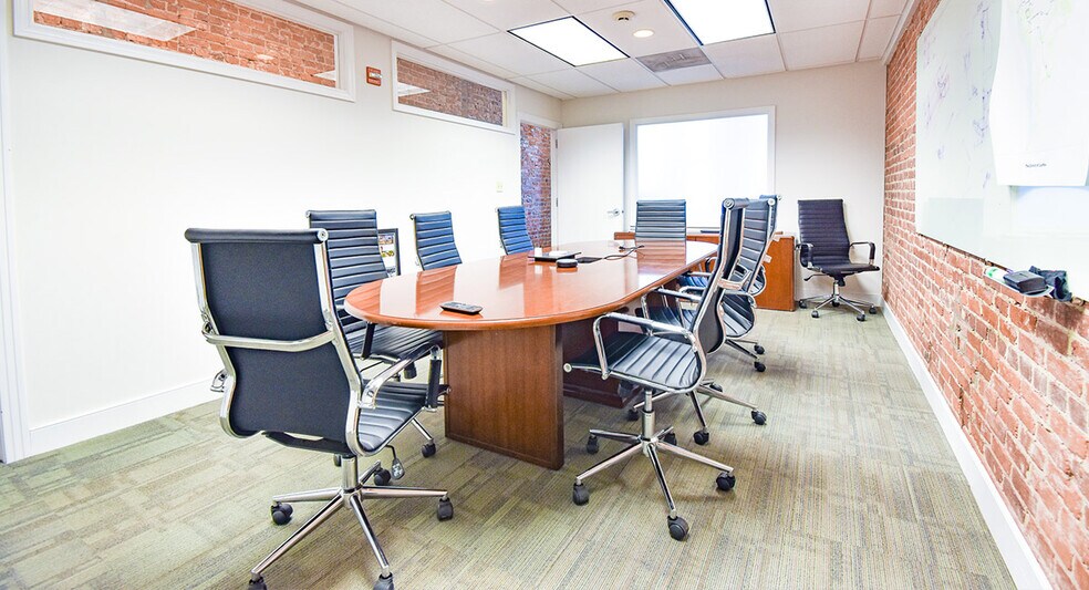 More Photos Of 508-510 8th St SE, Washington Office For Sale