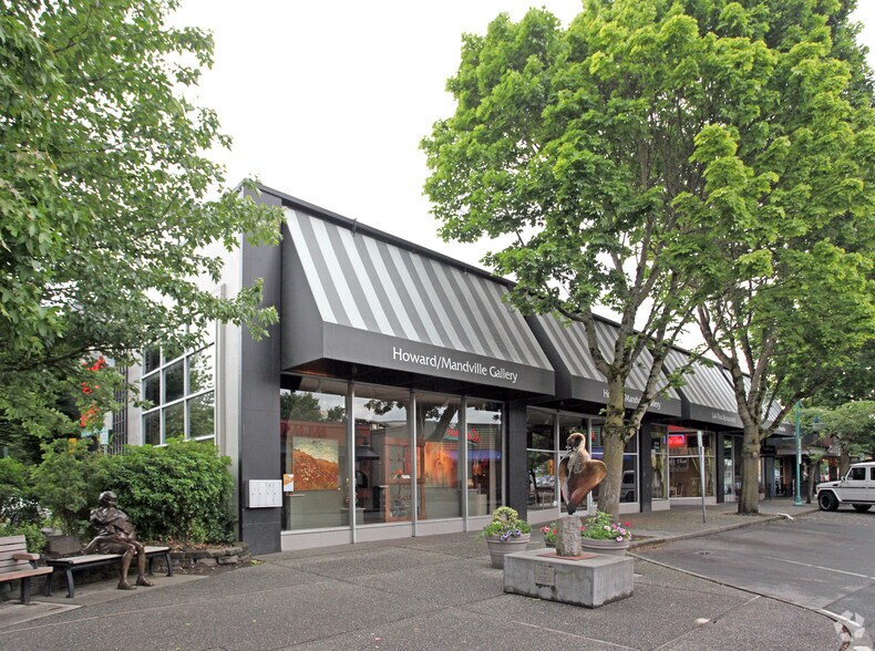 More Photos Of 120 Park Ln, Kirkland Storefront For Lease