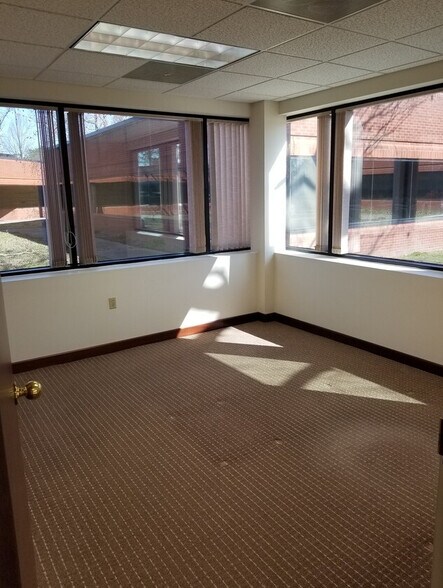 More Photos Of 348 Southport Cir, Virginia Beach Medical For Lease