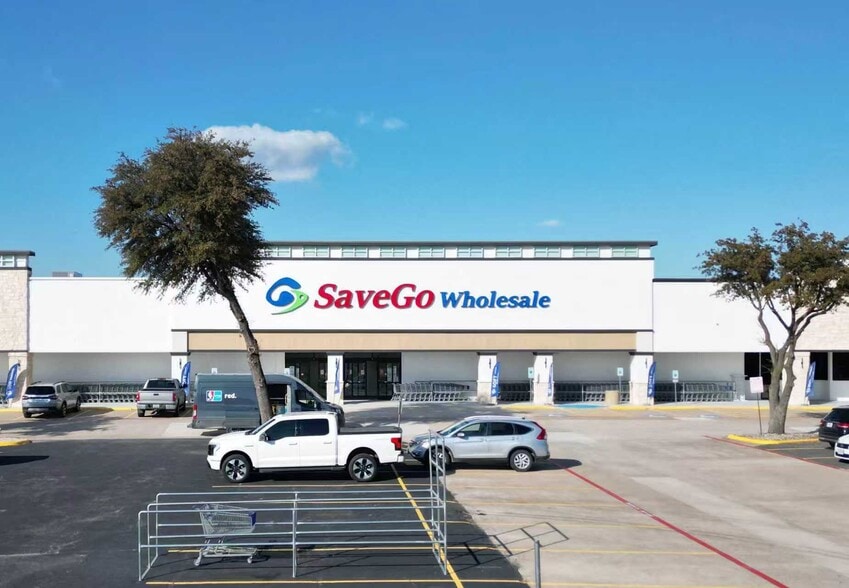 More Photos Of 901 W Parker Rd, Plano Unknown For Lease