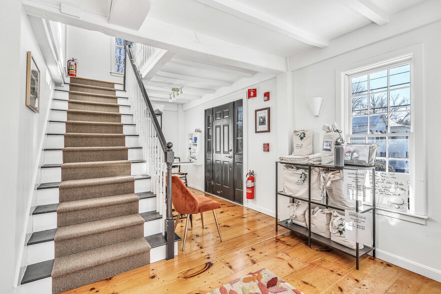 More Photos Of 348 Boston Post Rd, Sudbury Storefront Retail Office For Sale