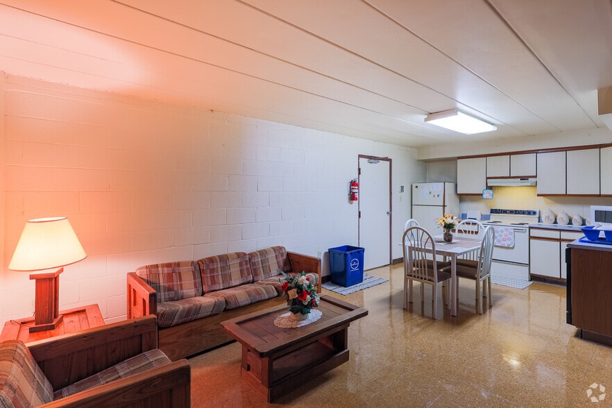 More Photos Of 2708 Wehnwood Rd, Altoona Apartments For Sale