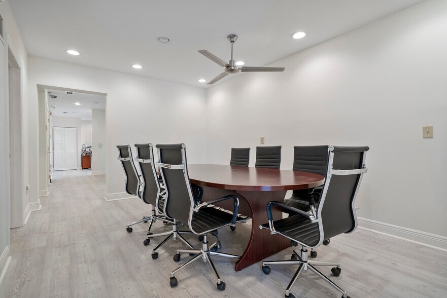 More Photos Of 875 NE 79th St, Miami Loft Creative Space For Lease