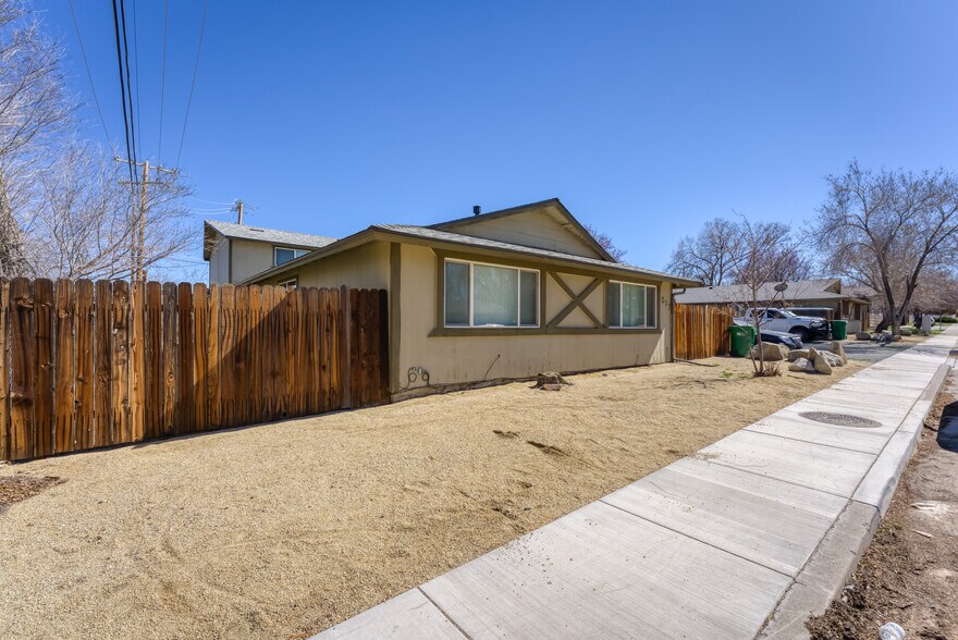 More Photos Of 1517 N Edmonds Dr, Carson City Multifamily For Sale