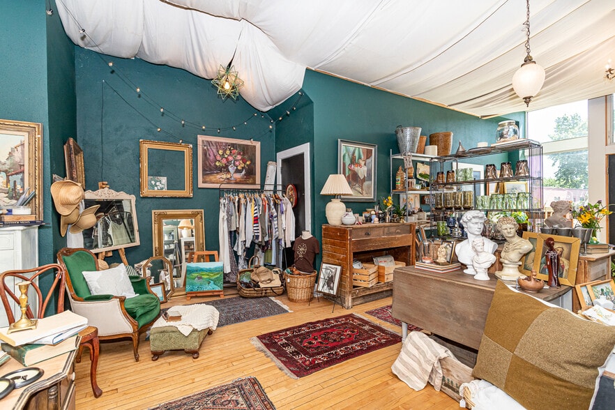 More Photos Of 611 Main St, Jewell Storefront Retail Residential For Sale