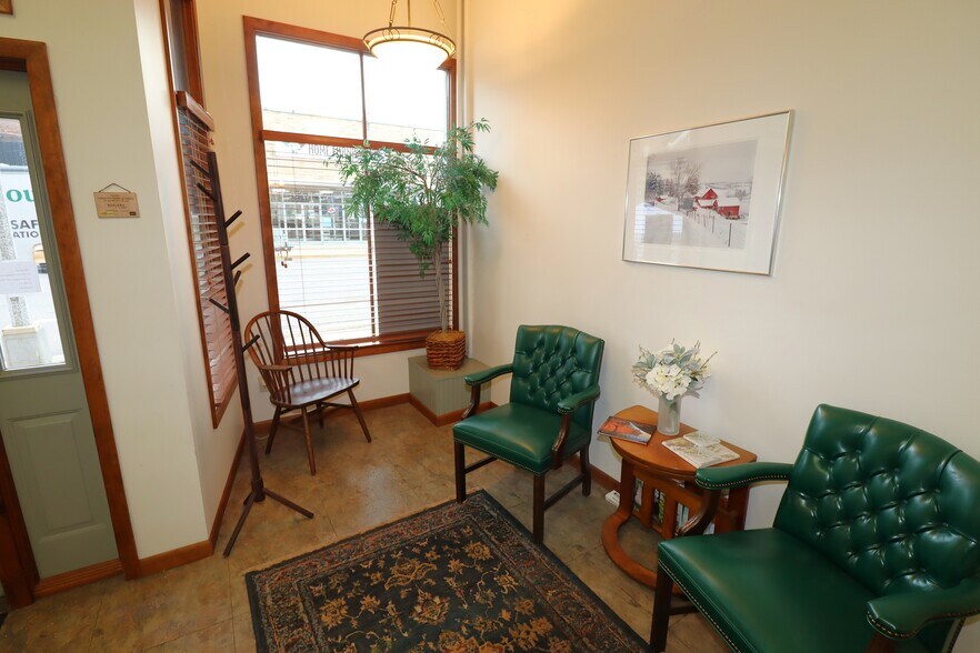 More Photos Of 404 Main St W, Ashland Office For Sale