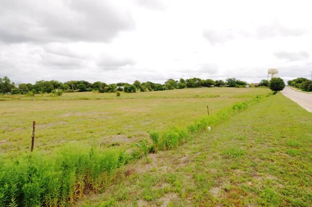 More Photos Of IH 35 & Glenview Ln, Buda Land For Sale