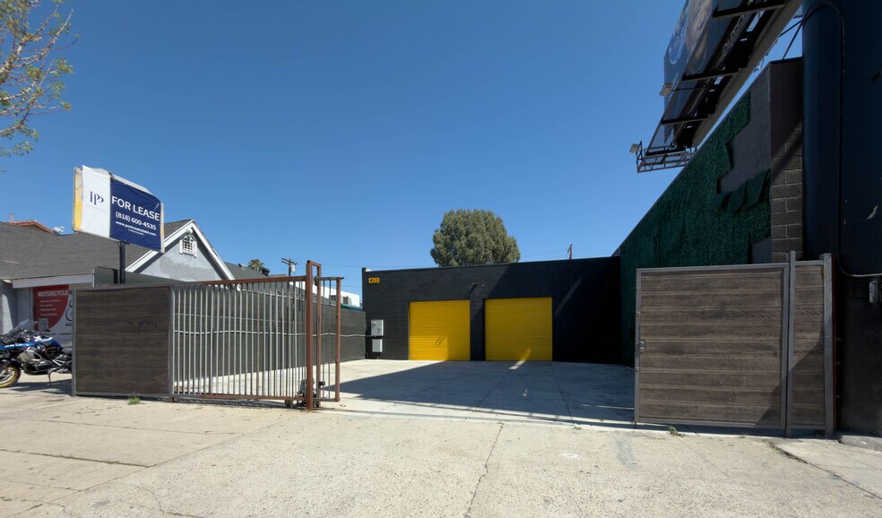 Primary Photo Of 1318 N Highland Ave, Los Angeles Auto Repair For Lease