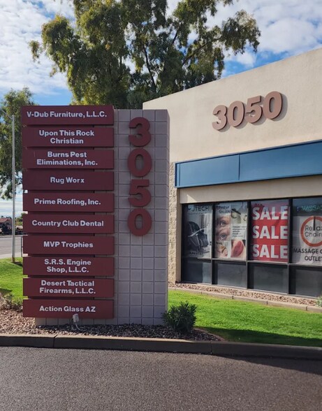 More Photos Of 3050 S Country Club Dr, Mesa Showroom For Lease