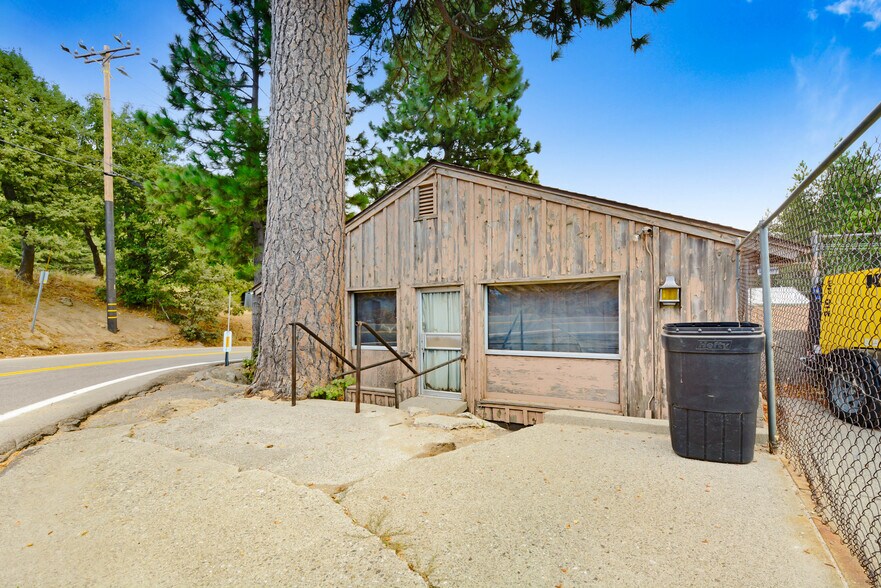 More Photos Of 26325 Pine Ave, Rimforest Freestanding For Sale