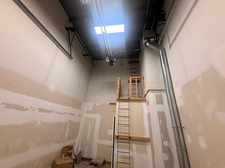 More Photos Of 230 Marion Ave, Linden Research And Development For Sale