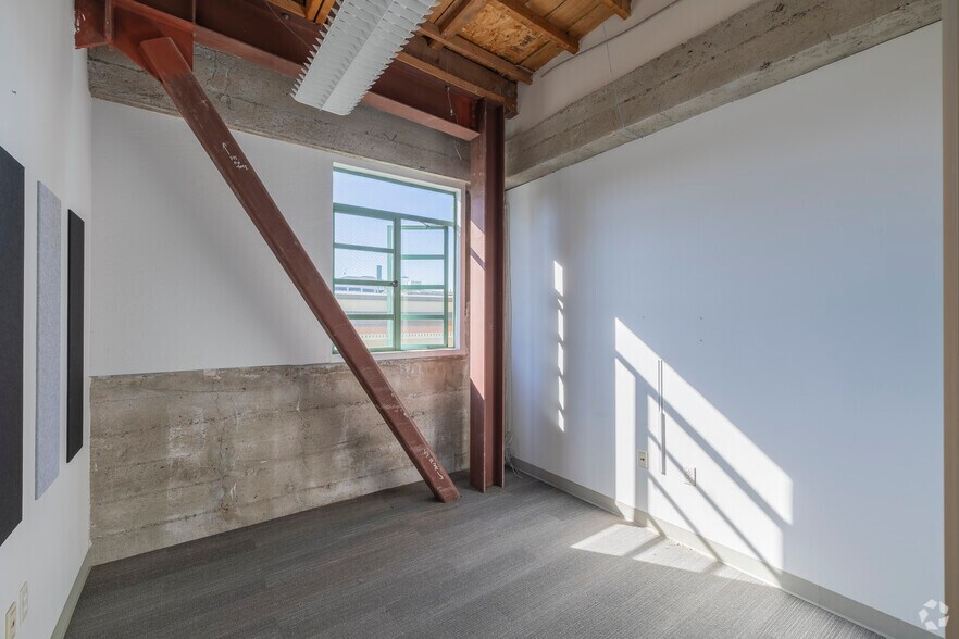 More Photos Of 380 Washington St, Oakland Unknown For Lease