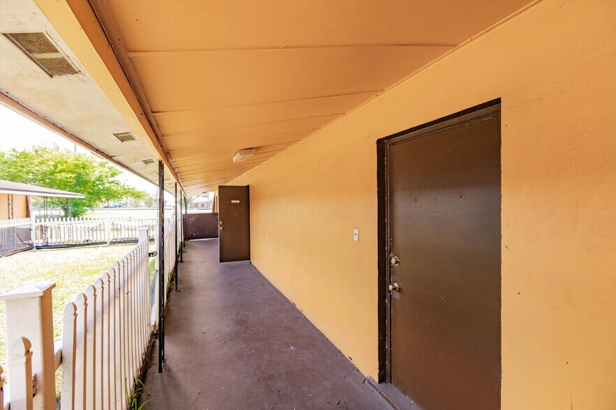 More Photos Of 601 W Canal St N, Belle Glade Daycare Center For Sale