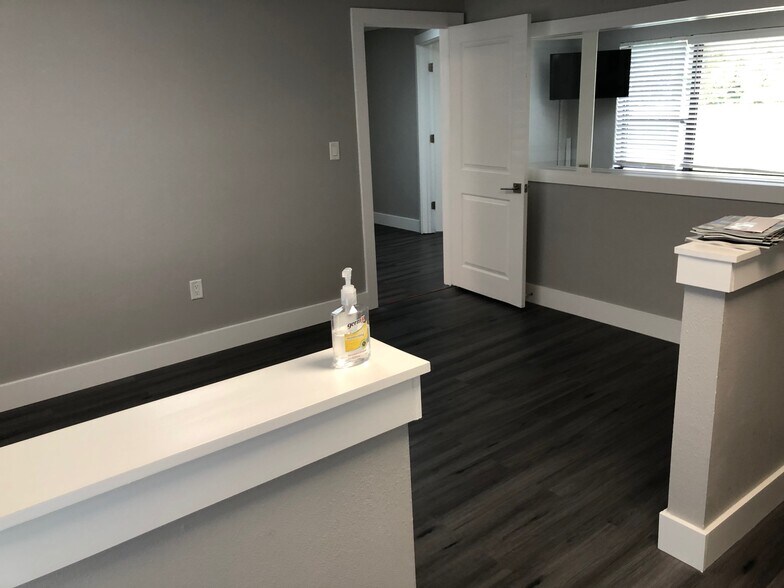 More Photos Of 1501 W Fairbanks Ave, Winter Park Freestanding For Lease