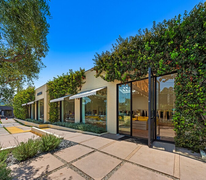 More Photos Of 8804 Melrose Ave, West Hollywood Storefront For Sale